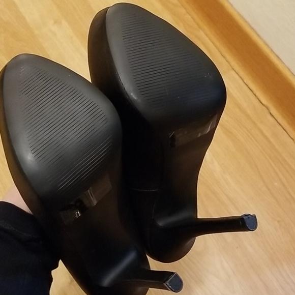 💎2 for $25💎 Black Embossed Stiletto Pump - Picture 5 of 11